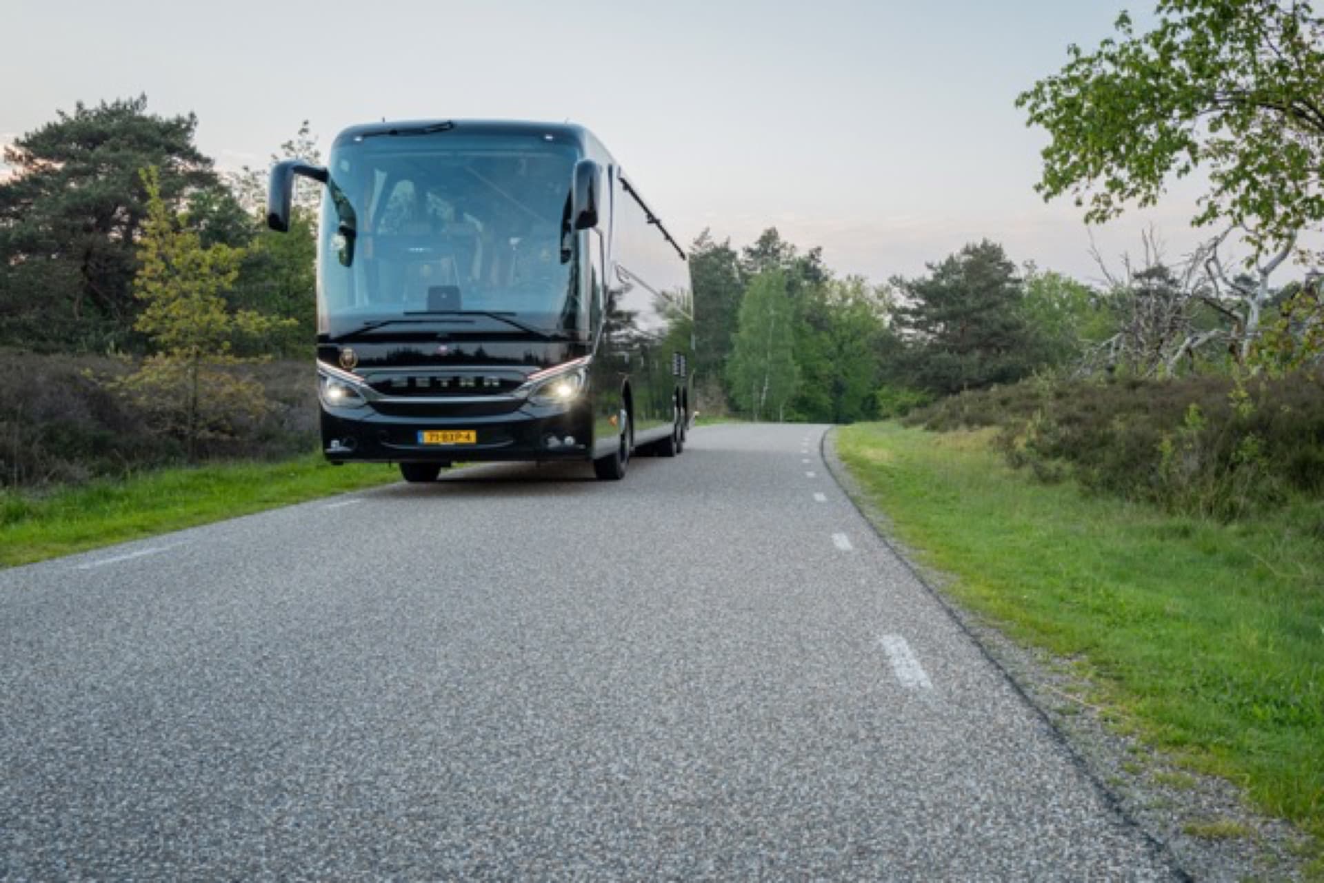 Setra touringcar onderweg